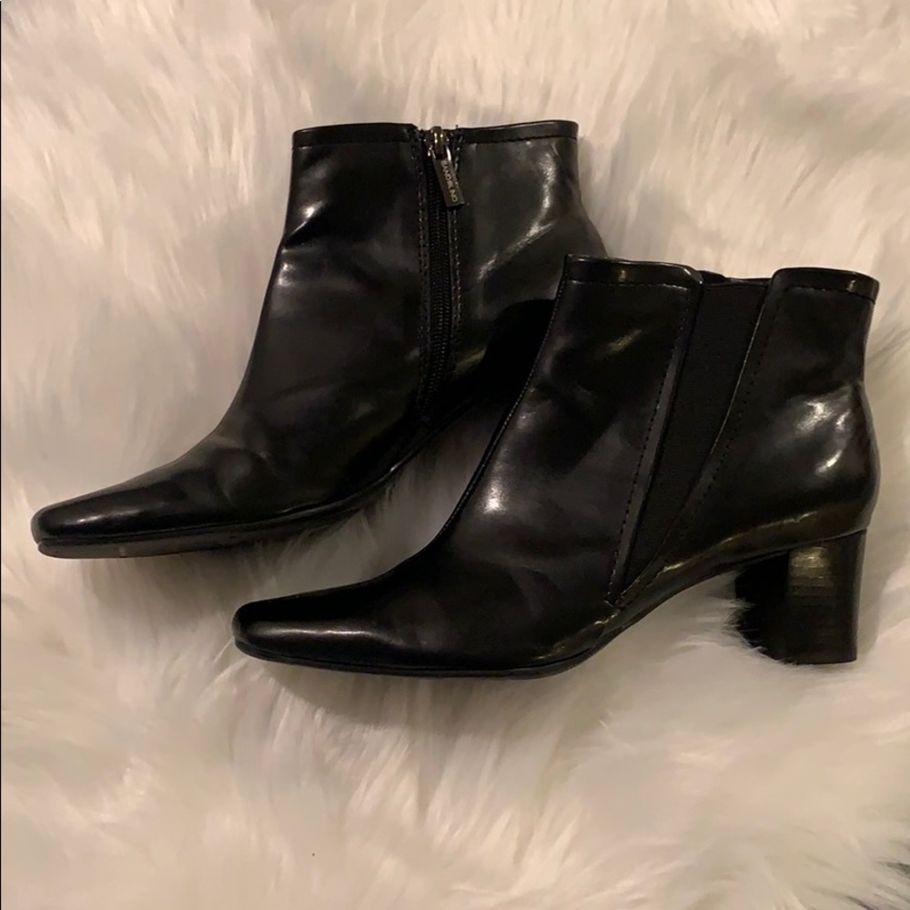 Bandolino Black Booties/8/Non slip/Elastic insert.​​​​​​​​​​​​​​​​​​​